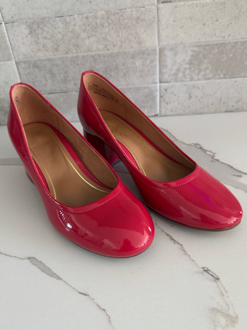 VIONIC Carmel Red Patent Leather Pumps with Block Heel